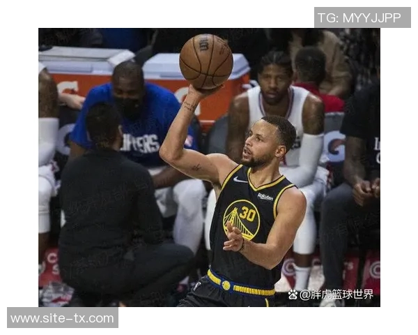 小香农替补出战17分钟狂砍18分全场7投全中展现超强实力